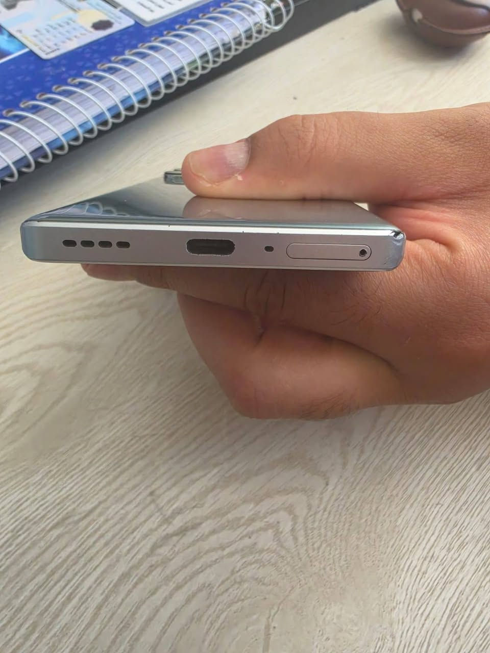 السلام عليكم ريلمي gt 6 للبيع فقط  بطارية 5500mah معالج snapdragon 8s gen 3 ذاكرة 256gb و الشاشة امولد الشاحنة 120 واط 
تردد 120 فريم بالببجي السعر 450 و بي مجال 
*********** خاص او واتساب
