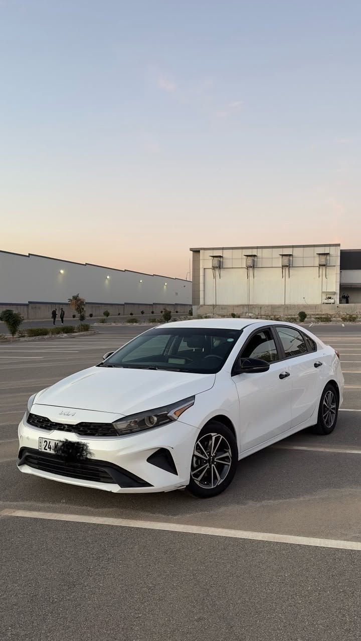 2022 LXS
تحكمات ستيرن 
اوتو ستوب 
قيادة ذاتية 
تحديد سرعة وتحديد مسار 
رادارات امامية وجانبية وخلفية 
مثبت سرعة 
مانع انزلاق 
3 انضمة قيادة
ضررها فقط دعامية 
مكانها دهوك 
***********
