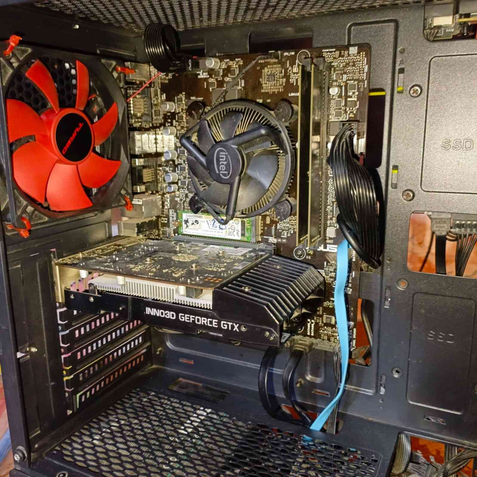 السلام عليكم من رخصة الادمن
🔥 PC Gaming للبيع 🔥

✅ Core i5 10th Gen F
✅ RAM 16GB 3200MHz
✅ GTX 1650 4GB
✅ M.2 128GB
✅ SSD 500GB
✅ HDD 500GB
✅ ASUS H510
✅ DeepCool 750W Bronze PSU
✅ 4 Fans RGB

الجهاز نظيف وأداءه ممتاز ويشغل أغلب الألعاب بسلاسة 🎮
مناسب للـ Gaming والدراسة والمونتاج

💰 السعر: 700 ألف قابل للنقاش للجادين فقط

📍 كربلاء - طويريج - شارع الباشه


**إذا كنت صاحب هذا الإعلان وتريد حذفه لأي سبب، رجاءا أرسل رسالة إلى الدعم الفني**
