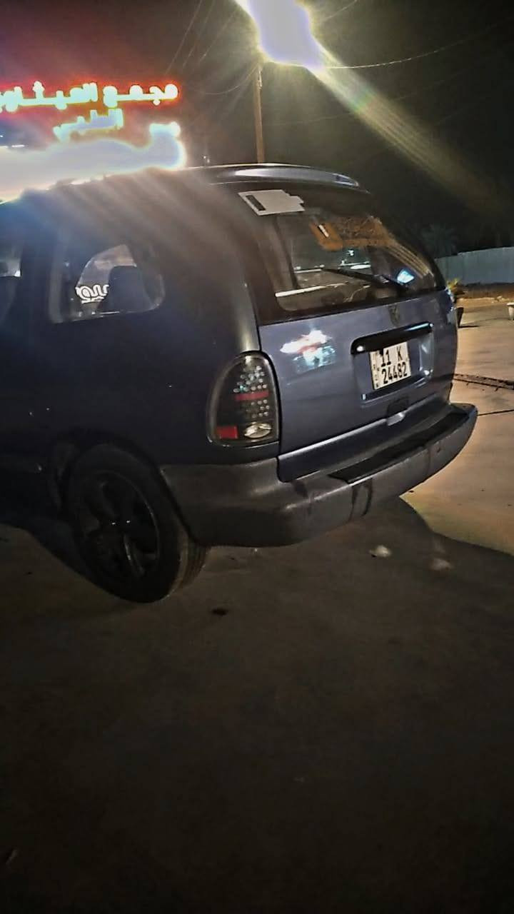 السلام عليكم من رخصة الادمن دوج كرفان موديل 1996 رقم بغداد السنوية 28 بأسمي سيارة خير من الله مال جناي كير ومكينة جدد بلاديات تبريد شغال كهربائيات كلها شغالة دواخل كلها جدد باتري وفيت بم جدد السيارة احلا من الصورة بس الصدر الامامي نص عمر المكان بغداد السعر 53 بيها مجال قليل حك الجية   ***********
