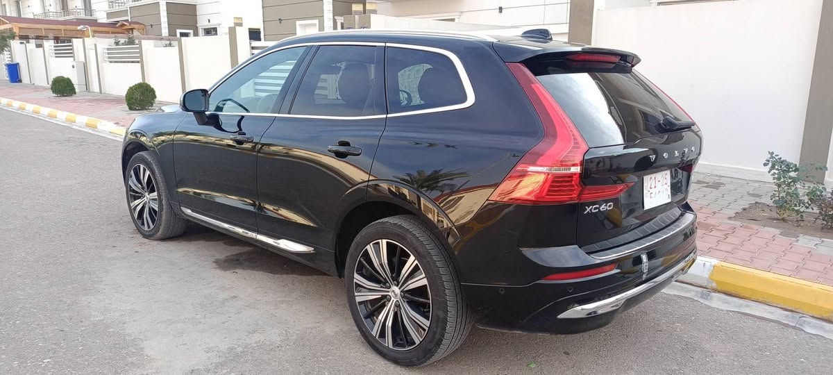 ڤولڤو  XC 60
موديل 2023
السياره مرقمه رقم أربيل 
السعر  230
ماشيه  13000 ميل 
فول فول مواصفات 
محرك 4 سلندر 20 توربو 
هايبرد  recharge plg - in hybird 
اوتو بارك  Auto park  
لايتات عدسه (دوران اللايت مع الاسترن)
5 كاميرات 
تطبيقات كامل ونظام معلومات 
 google 
Google map 
Apple car play 
Android
نظام صوت سماعات فاخره harman kardon ,bowers&wilkins 
يدعم apple car play مع اجهزه iphone
الباب الخلفي كهربائي يعمل بالركل (الرجل )
مساعد سائق (pilot assist) للحفاظ على  المسار والمسافه على الطرق السريعه 
مراقبه النقاط العمياء وتنبيه حركه المرور الخلفيه 
كشنات كهرباء كشنات هيتر
كشنات جلد لون مميز 
ومواصفات أخرى 
السياره بدون صبغ فقط تعديل بارد البونيت 
السياره كلها على البلاد 
رقم الشاصي مرفقه مع الصور 
السياره موجوده في كركوك 
***********
