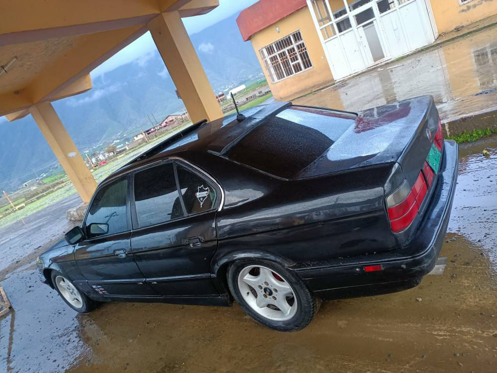 بو فروشن سيعرى خوار هه موبازار زانياريى هه مو نوسراوه
       👇  تياره يى سه ر عه رز
بيئێم مــــــــوديل 1991 مكينه 525ى كه پسى گێرعاديى
تبريت _سارد گه رم.. ٤جام كاره بايى.. سيلايت.. ئه ى بيئيس
ناوفورميكا.. پێش پان... ره شى قتران نمونه له جوانى
سه نه ويى و ٢وه كاله عامه و واجيهه له گه له به شه رتى 
ئه وليات و حاسيبه.. 
پشت و پێش كه پس ته نها يه ك جاملغى سه كن دواوه 
لێدراوێكى خفيفى هه يه موس براوه وه رگه راو داروبه ردى
به شه رتى فيته ر 
گێر مكينه اكسل به شه رتى فيته ر 
نرخى خوار هه مووبازار ته نها (30)وه ره قه كه مێك مجال
***********/سوران فايبه ر واتساب له سه ره سوران, أربيل
