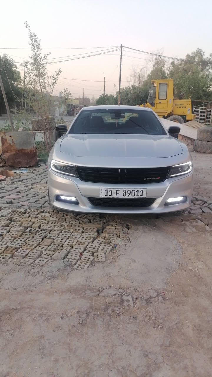 السلام عليكم شباب جارجر للبيع موديل 23 اصل باسمي تحويل مباشر سياره حلوه وكل الجديده ماشيه سياره  ماشيه 27 سعر 225 وبيها مجال للشراي بيع فقط بدون اي مراوس سياره خير من الله ***********
