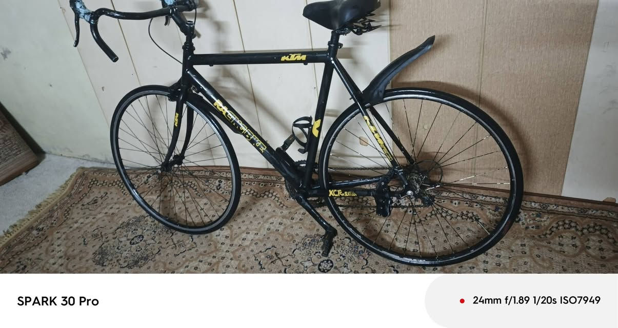 بيسكل s900
بيسكل حلو
نضافه 90%
بيسكل المنيوم 
وزنه 7كيلوات 
مكانه مدينه الصدر 
قطاع 7 
بريك امامي فول 
بس بريك خلفي ما بي 
سعره 80 وبي مجال 
***********
