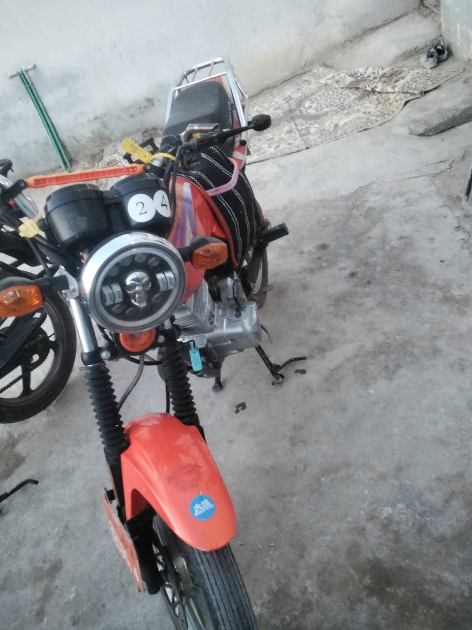 سلام عليكم دراجه للبيع دايون عضم موديل 23 اوراق اصولي معرض جوهره سعر مليون 600 وبيهه مجال درجه مكفوله بيهه نقص بس دوسه مال رجل هذه رقمي ***********
