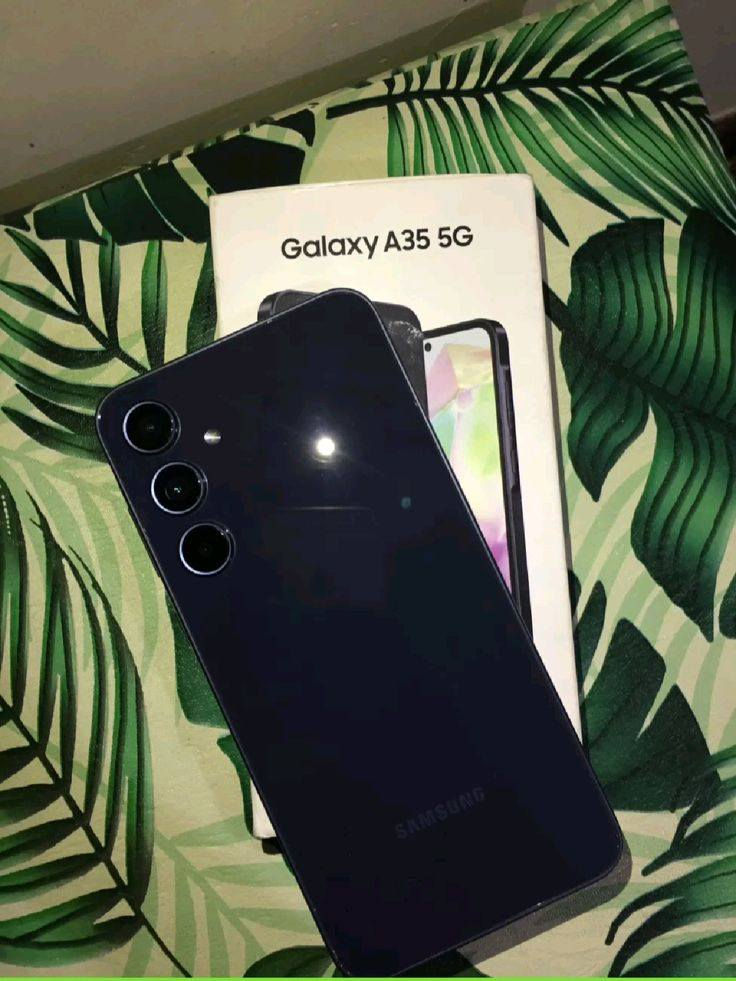 يعد هاتف Samsung Galaxy A54 5G، الذي تم إطلاقه في مارس 2023، هاتفاً متميزاً في الفئة المتوسطة يجمع بين التصميم الأنيق والأداء القوي. أبرز مميزاته شاشة Super AMOLED بمقاس 6.4 بوصة و120 هرتز، كاميرا رئيسية بدقة 50 ميجابكسل، مقاومة للماء والغبار (IP67)، وبطارية بسعة 5000 مللي أمبير 
💸280💸 
المكان: كركوك


**إذا كنت صاحب هذا الإعلان وتريد حذفه لأي سبب، رجاءا أرسل رسالة إلى الدعم الفني**