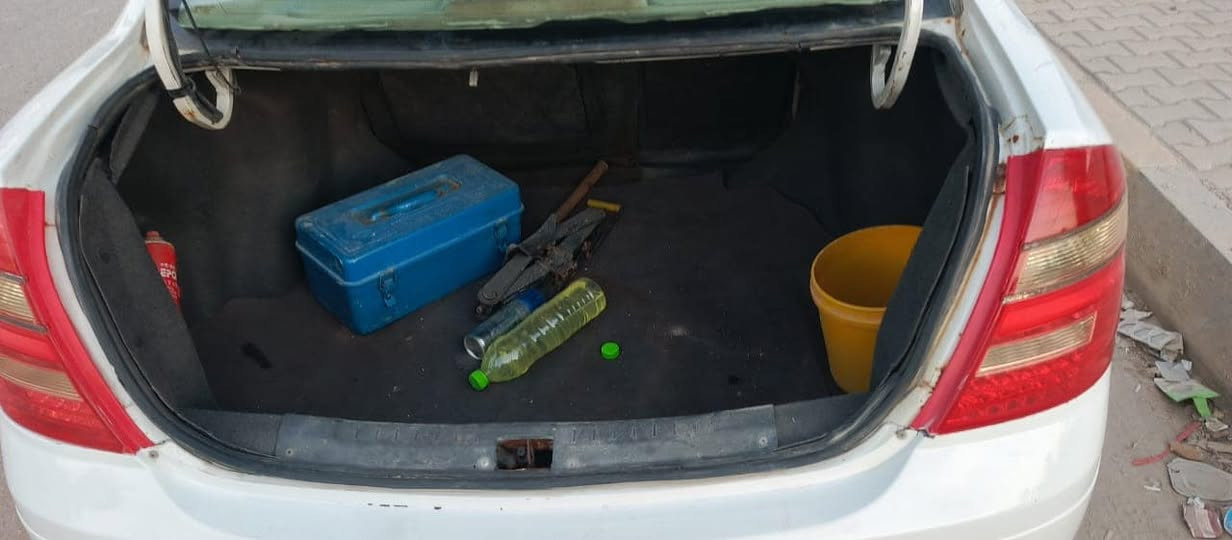 السلام عليكم جلي مديل 13البيع سيارة جديدة بمعنه الكلمة رقم قادسية نكليزي جديدة تحويل ثانيوم تبريد شغال سدر جديد محرك مكفوال 1800مكفواله كفاله من ضربه وتبديل والكص مكان النجف سعر 55وبيه مجال حك الجيه شراي ينتصل وبيه خير ويدالل ‏‪***********‬‏
