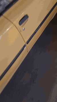 السلام عليكم سمنت 2010 رقم الماني بغداد جديد السياره تخم تايرات جديد حداديه جديده جير ومكينه خير من الله برغم اعوز هالسياره كهربائيات شغاله مسجل سماعات صوت عالج كلش اريد مراوس بسايبه نظيفه رقم الماني او بيع السعر 25 العده مراوس خلي يتصل بيا سايبه بس كون نظيفه اتصال***********
