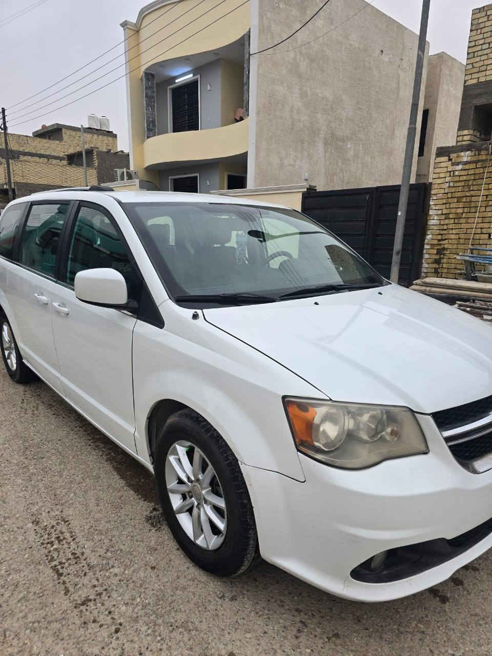 دوج كرفان موديل 2019 مكينه 3600 باب وصندوق كهرباء تشغيل عن بعد كشنات جلد اسود بلع تبريد 3 قطع فرس ارضي وسقفي تحكمات ستيرن مانع انزلاق نضام ايكو اقتصادي
السعر 170 وبيها مجال بسيط الاتصال على صاحب الرقم 
***********
