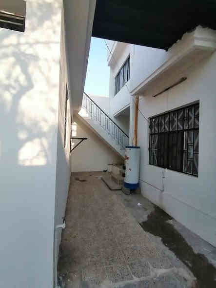 دار تجاري للبيع
مساحة الدار ٤٠٧م في حي الشرطه
مباشرتا في سايدين حي الشرطه
موقع مميز شارع خدمي عريض إضافة الئ ال سايدين الرئيسه
تحتوي على خمسه مشتملات محدثه و موجره (وارد سنوي) 

للإستفسار الاتصال على الارقام التاليه
***********  *********** 
***********
