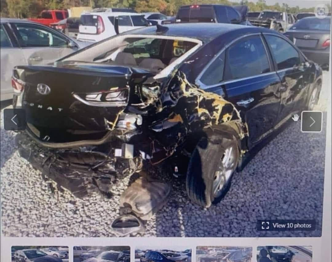 موديل 18 حادثة بمريكا كما موضح بالصورة 

بالعراق بالباب الخلف السايق بارد خفيف بيه كص بسيط جدا بالجه اليمنى للجنطة

الباقي مكفول

السيارة نظافة درجة اولى ادامة جديده تدفى تبريد مجاول بلكات باتري كله درجة اولى 

بسمي رقم كربلاء سنوية 2031

تراي شرط للبصرة وترجع اذا ادك دونز ترجع بانزين فقط محسن اخليله " موظف" 

السعر 120 قفل


**إذا كنت صاحب هذا الإعلان وتريد حذفه لأي سبب، رجاءا أرسل رسالة إلى الدعم الفني**