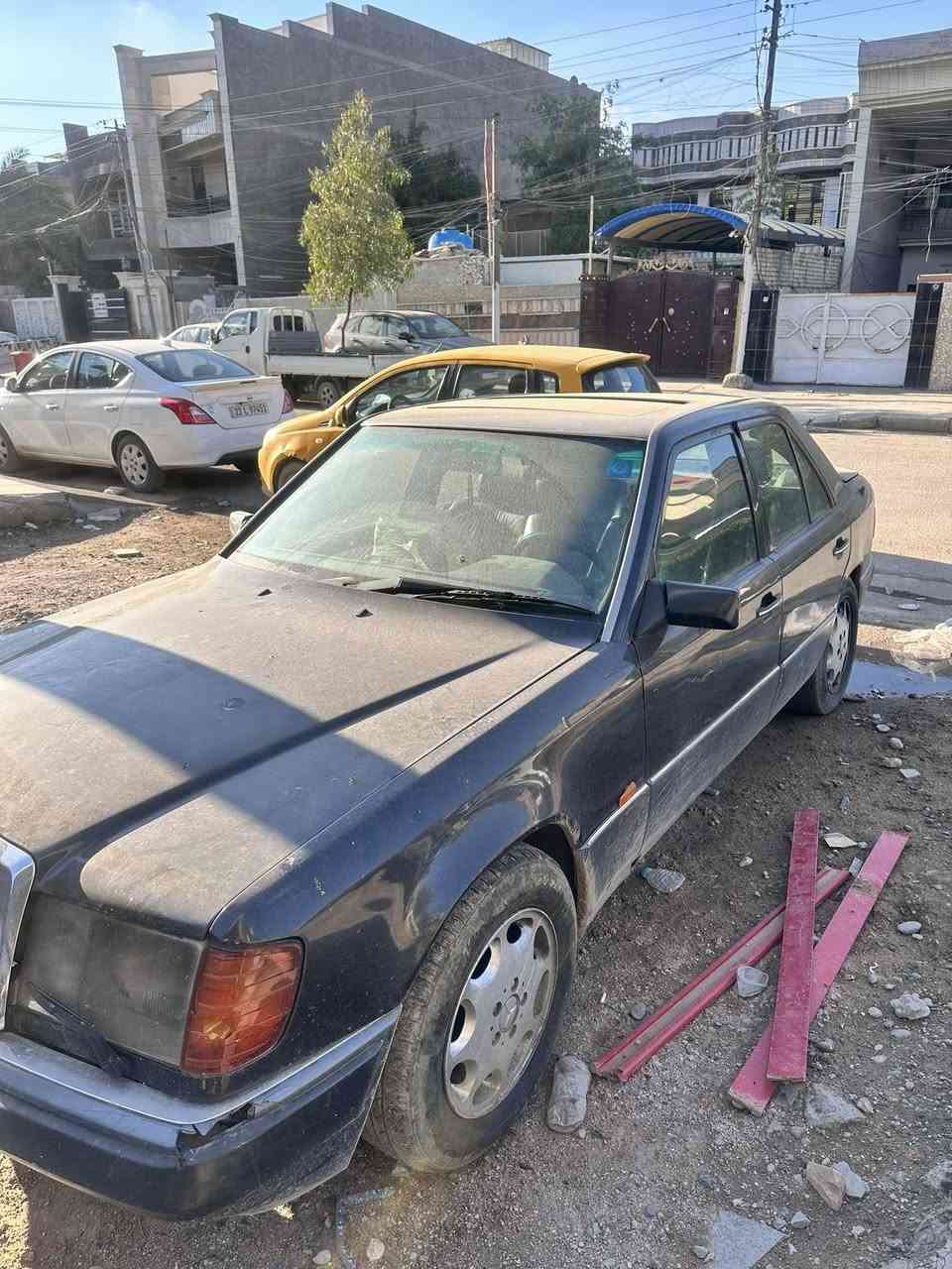 مرسيدس دب موديل 1987 محدثة 1992سعرها 50وبيها مجال شوي للجادين فقط واذا  متعجب لتخابر
***********
