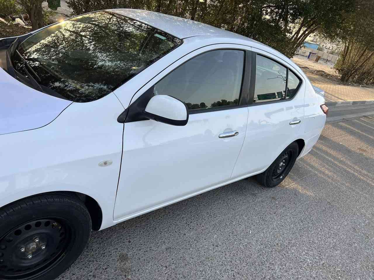 ‏نيسان سني هندي موديل 21 بيها تبديل متكر. و بنيد بدون دوخت مكينة كير كفالة سيارة أي نقص ما بها ماشية 75 تخم تاير باتري الجديد عبوة جديدة يعني ما تصرف عليها ولا ‫ ‫ربع كل شيء جاهز السعر 95 ✌️***********
