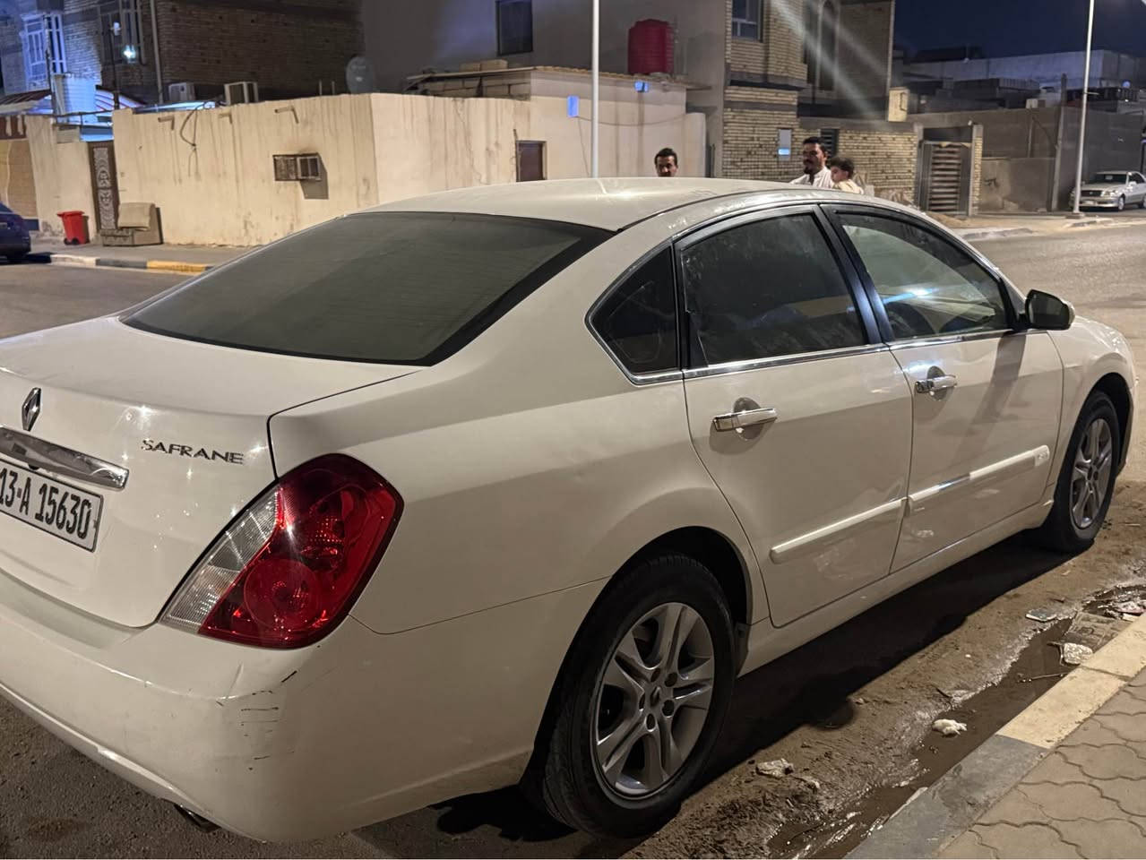 للبيع رينو سافران موديل 2010  سياره حلوه ونظيفه مكفوله فقط بارد بل جاملغ الأمامي الأيمن  بكد شبر والباقي كفاله مكينه 4 سلندر السياره جديده السعر 120$ وبيها مجال للاستفسار *********** 
مكان السياره / البصره الزبير الزبير, البصرة
