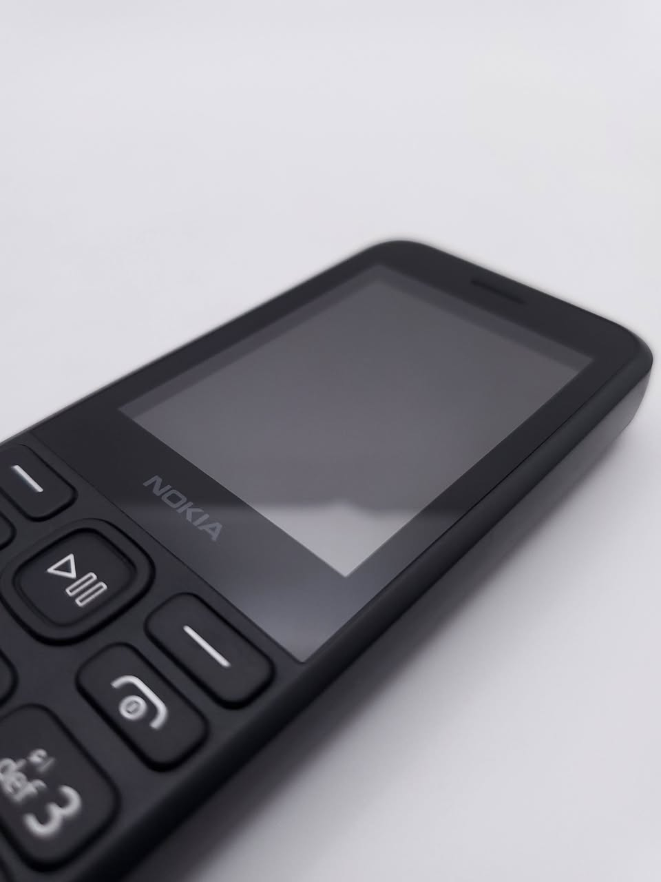 السلام عليكم ورحمة الله حياكم الله تعالى 
جهاز نوكيا (Nokia 130 Music) مستعمل قليل جدا شبة جديد مثل ما موضح بالصور يأتي مع الشاحن فقط بسعر ٢٥ الف الموقع الاعظمية للتواصل واتس اب ***********
