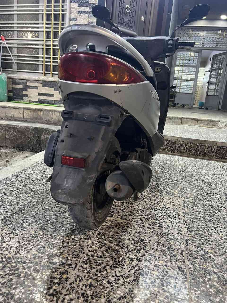 السلام عليكم
بريز كابريتر جديده صار  خمس ايام نزلتها من الحاوية 

كل كفراتها نفس الختم 

ماشيه 6000 فقط 

السعر 950

العنوان الشعب             ***********-
