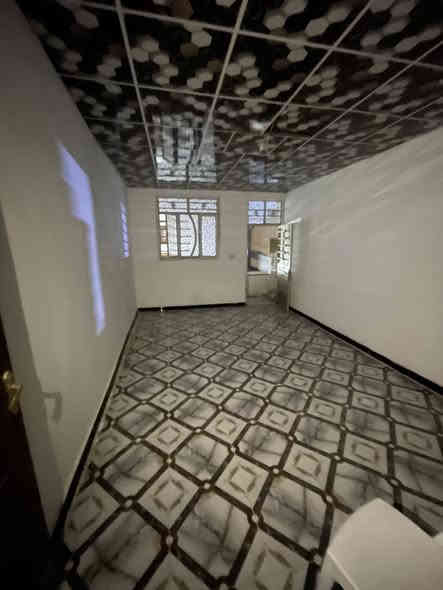 دار للبيع 200 متر طابقين ✅
حي البساتين السلام سند اصفر 
4 غرف نوم الطابق الأول استقبال كبير +مطبخ +صالة وخدمات +2غرف نوم الطابق الثاني غرفتين نوم سويتات حمامات داخل الغرف ✅السعر 85 مليون
 
للاستفسار ***********
