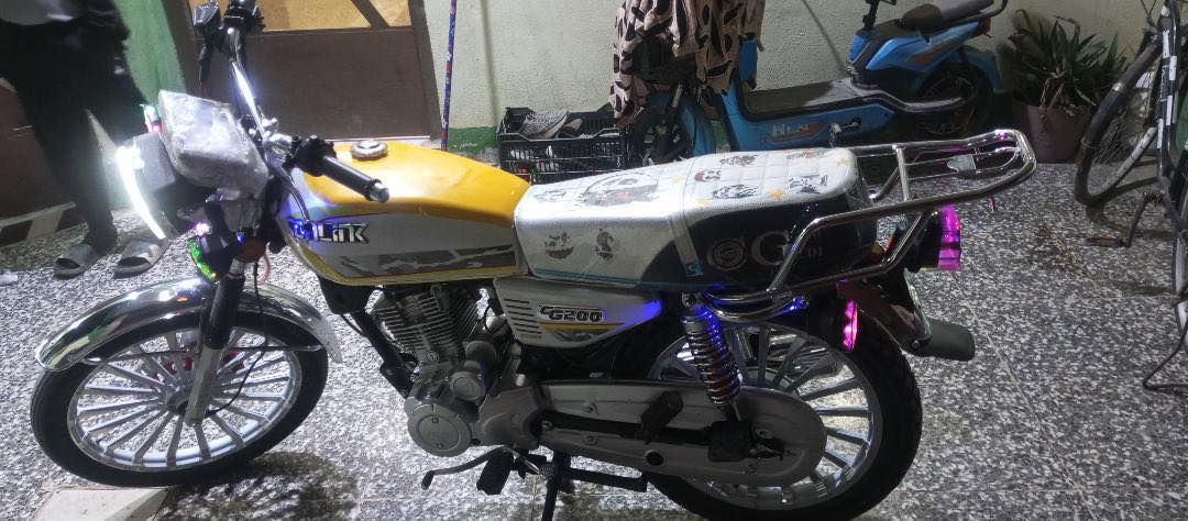 سلام عليكم سونك 25باب اول كفاله من التاير لتاير دراجه خير من الله مكينه 200cc شلعه ومعدل فول كهربائيات شغاله اسعر 775 ￼وبيه مجال شي قليل حك الجيه المكان ديالى الخالص ***********
