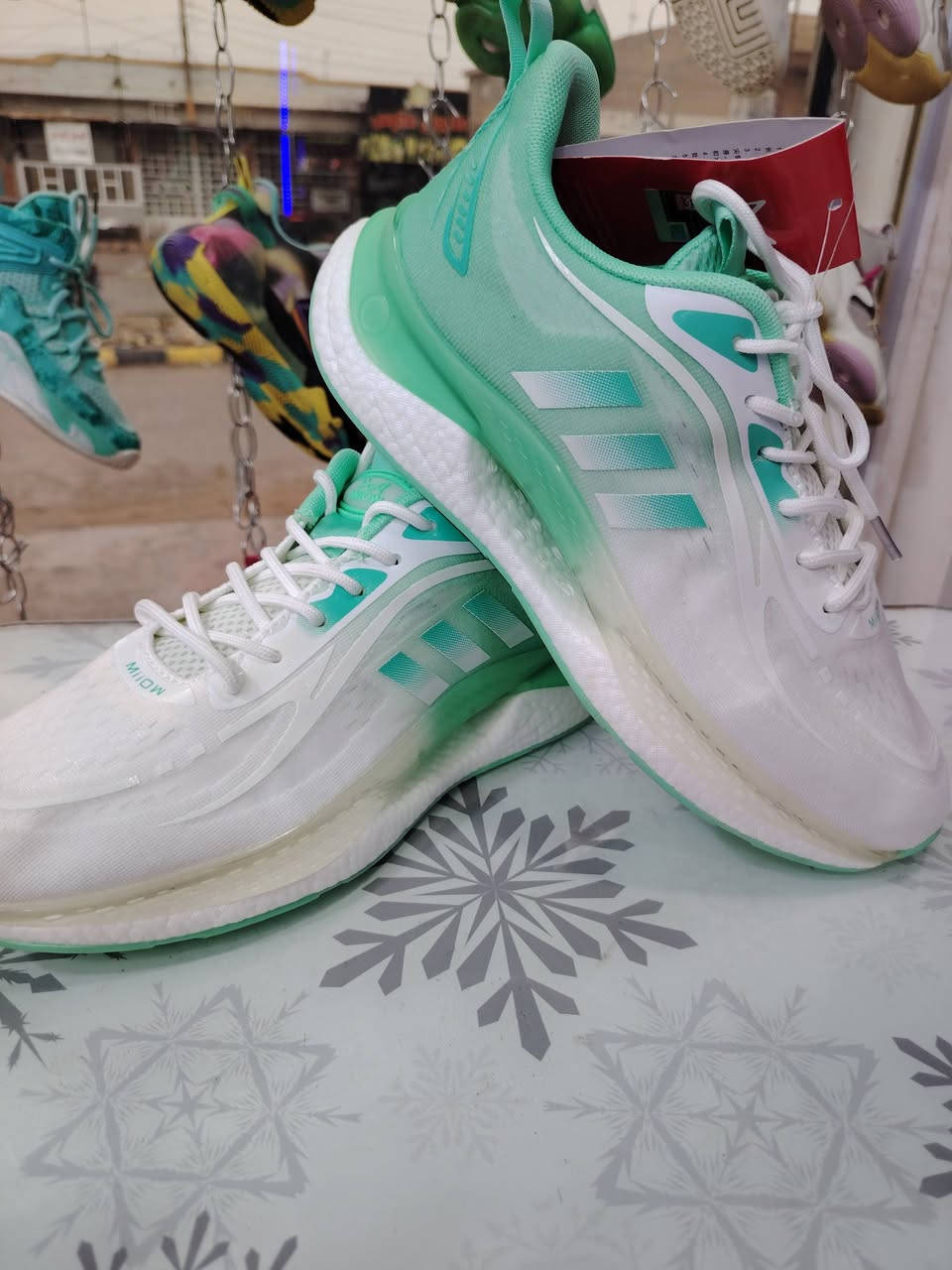 مرحبا زبائننا الكرام
اليوم وصلت وجبة جديدة من الاحذية الماركة قياسات مختلفة موديلات حديثة نايك أديداس بنسياكة سوبر كريمة كوالتي عالي زورو موقعنا الحصوة شارع 30 مقابل أسواق عموري ونموري اهلا وسهلا بالجميع ***********
