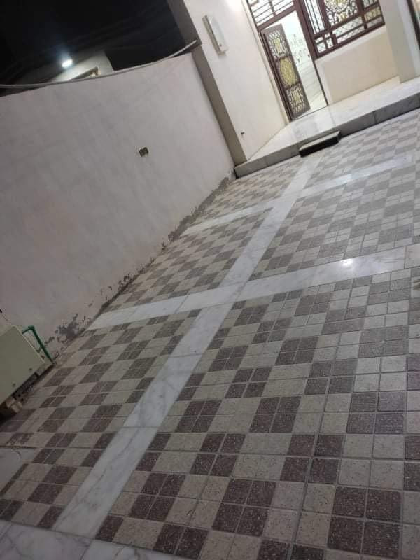 بسم الله الرحمن الرحيم
دار للبيع في المدائن /مقابل ‏مركز الشرطة￼ داخل شارع صالون قمة الجمال فرع سبلاش 

مساحة الدار 200 متر طابقين الطابق الأول يتكون من غرفة نوم + استقبال + صالة + مطبخ حار ومطبخ بارد + صحات + كراج

الطابق الثاني يتكون ثلاث غرف + صحيات 

الدار طابو صرف 

لمعرفة السعر الاتصال على هاذا الرقم:

***********

***********￼
