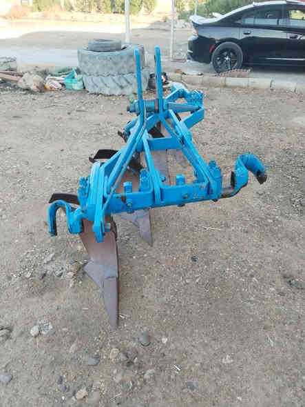 للبيع فدان تركي البير حجم  ٨ رباعي 
العنوان واسط النعمانية ***********
***********
***********
