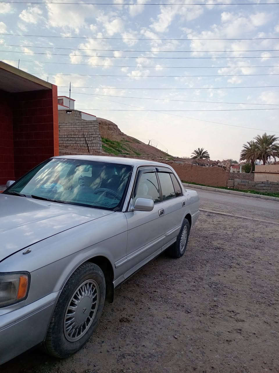 السلام عليكم ارنب للبيع محور موديل 95 تدفئة تبريد كهربائيات كلها شقاله محرك 3000 بدون صبغ وضع شركة مكاني صلاح الدين الشرقاط ارقم ***********
