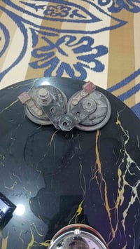 هورنات سيدان فيشه حمره للبيع  ب200 وبيهن مجال بصيط 07809386300