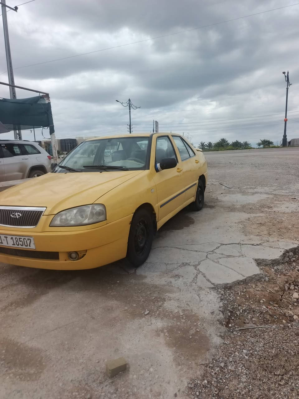 سلام عليكم
شيرين كوين موديل ٢٠١٠ رقم بغداد
مكينه ففتي ١٦٠٠ تبريد شغال 
باتري جديد سياره بلاديه بيه ضربه كلش خفيفه بالجنطه
‏‪***********‬‏ مكاني بعقوبه السعر ٣٨ وبيه مجال
