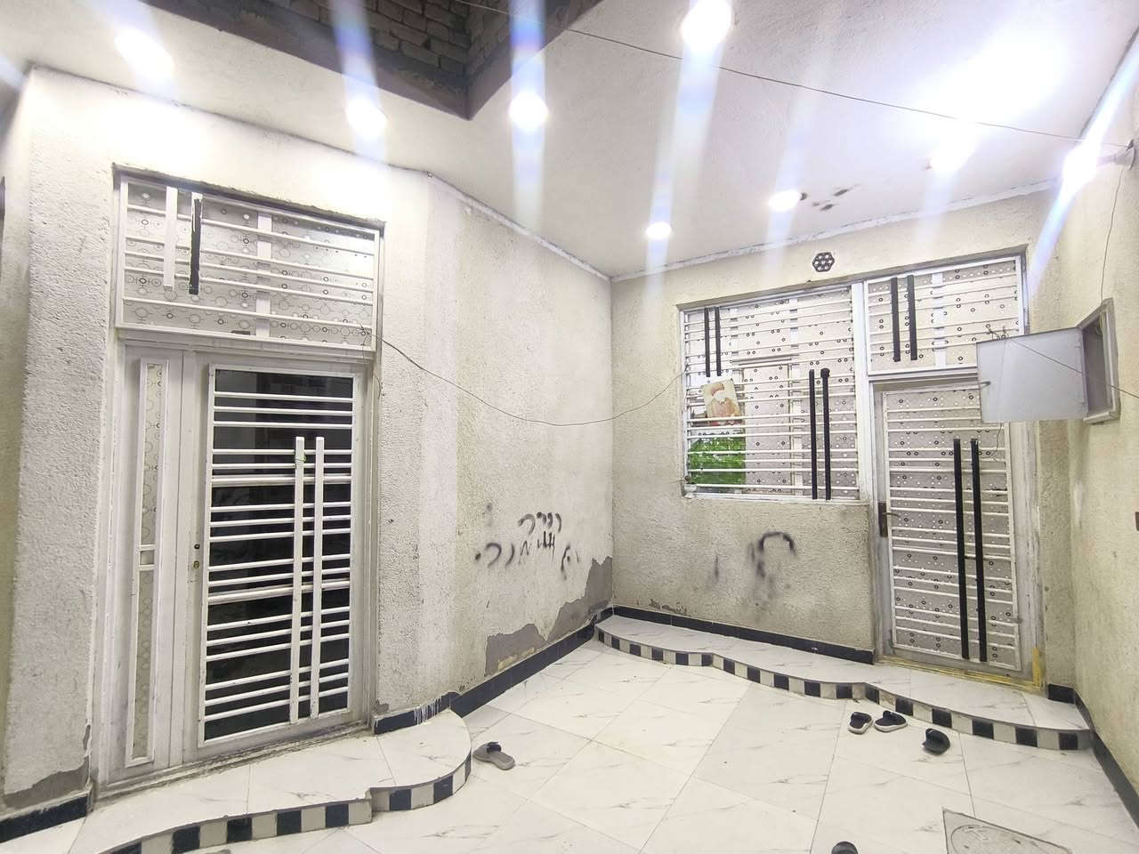 سلام عليكم بيت لبيع
حجي حسن الجمعيات
زراعي سند 25
مساحته 200 متر بناء جديد طابق واحد اي ستفسار نتصل عله الرقم‏ ‪0772 364 6134‬‏
