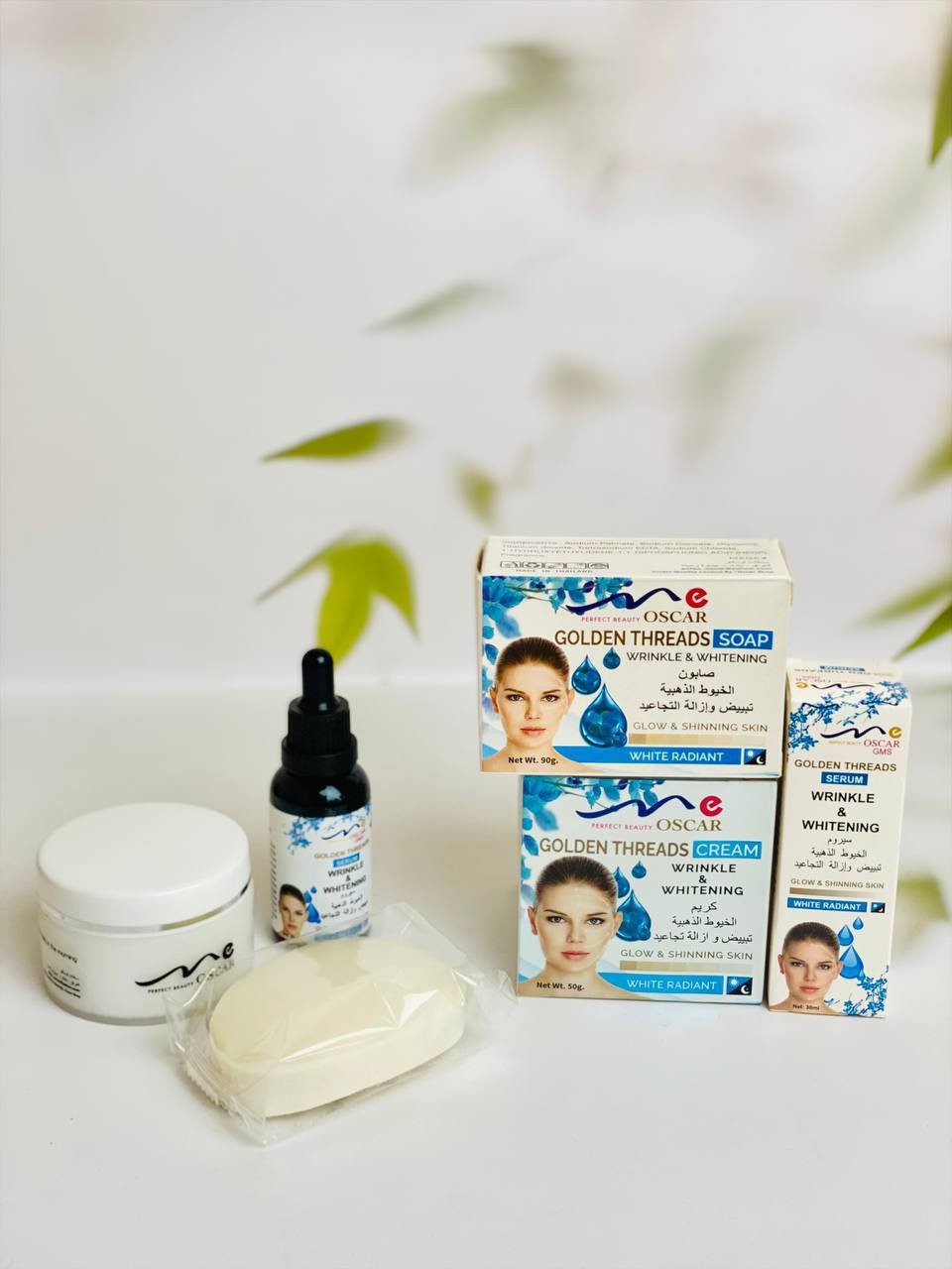 ✨👑 بكج الخيوط الذهبية 👑✨  
سرّ النضارة والجمال بعلبة وحدة بس!

إذا تريدين بشرة مشدودة ✨ صافية ✨ ومتلألئة مثل الذهب  
هذا البكج معمول إلج خصيصًا 💛

💎 سيروم الخيوط الذهبية  
يشد البشرة ويقلل مظهر التجاعيد من أول استخدام ✨

💎 كريم الخيوط الذهبية  
ترطيب عميق + تفتيح تدريجي + نعومة حريرية 💛

💎 صابونة الخيوط الذهبية  
تنظيف عميق وتفتيح ولمعة طبيعية تخلي بشرتج تبرق ✨
🔥 يقلل التجاعيد  
🔥 يمنح نضارة فورية  
🔥 يساعد على التبييض والتوحيد  
🔥 ترطيب يدوم لساعات طويلة
المنشأ تايلاند الأصلي 🇹🇭

الحجز خاص واتساب***********
