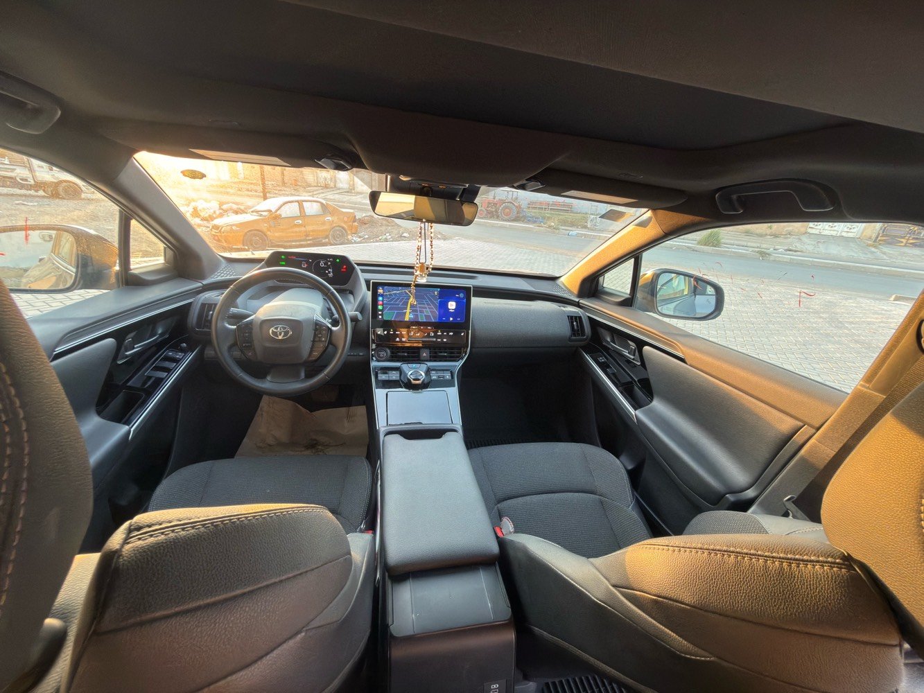 � للبيع Toyota bZ4X XLE AWD موديل2025🚗رقم بغداد بسمي

سيارة كهربائية بالكامل، وارد امريكي، بحالة ممتازة جداً ومواصفات مميزة.



✅ موديل 2025



✅ فئة XLE



✅ دفع رباعي AWD



✅ فتحة سقف بانورامية



✅ محركان كهربائيان بقوة 214 حصان



✅ بطارية عالية الكفاءة ومدى قيادة ممتاز



✅ شحن سريع DC وشحن منزلي AC



✅ شاشة كبيرة متعددة الوظائف



✅ Apple CarPlay و Android Auto



✅ كاميرا خلفية



✅ حساسات أمامية وخلفية



✅ تشغيل بصمة ودخول ذكي Smart Key



✅ مثبت سرعة راداري



✅ نظام المحافظة على المسار



✅ نظام التحذير من الاصطدام الأمامي



✅ مراقبة النقطة العمياء



✅ إضاءة LED كاملة



✅ مكيف أوتوماتيك



✅ وسائد هوائية متعددة



✅ نظام مراقبة ضغط الإطارات



الحادث واضح امامكم مرفق سونار 



 



ماشية 8 الف مايل



مكان السيارة سامراء 



السعر178 ورقة وبيها مجال 



 للاتصال : ***********