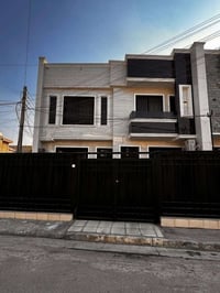 يعلن #مكتب_أرض_الخير 🏠  عن دار #للبيع المساحة ١٠٠م  واجهة ١٠م × النزال...