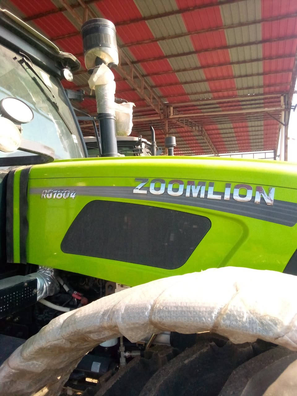 يالله السلام عليكم جرار صيني شركه 
زوم لاين حجم 180 موديل 2025 زيور مامشتغل مكفول كفاله عامه ضمان سنتين محرك 6 بستم شركه امتياز جرار خير من الله...مكان جبله طريق الصويره ***********
