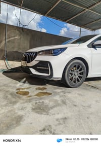للبيع سياره رقم موبايل 07709257525  2025 والسعر 105 وبيها مجال وما بيه...