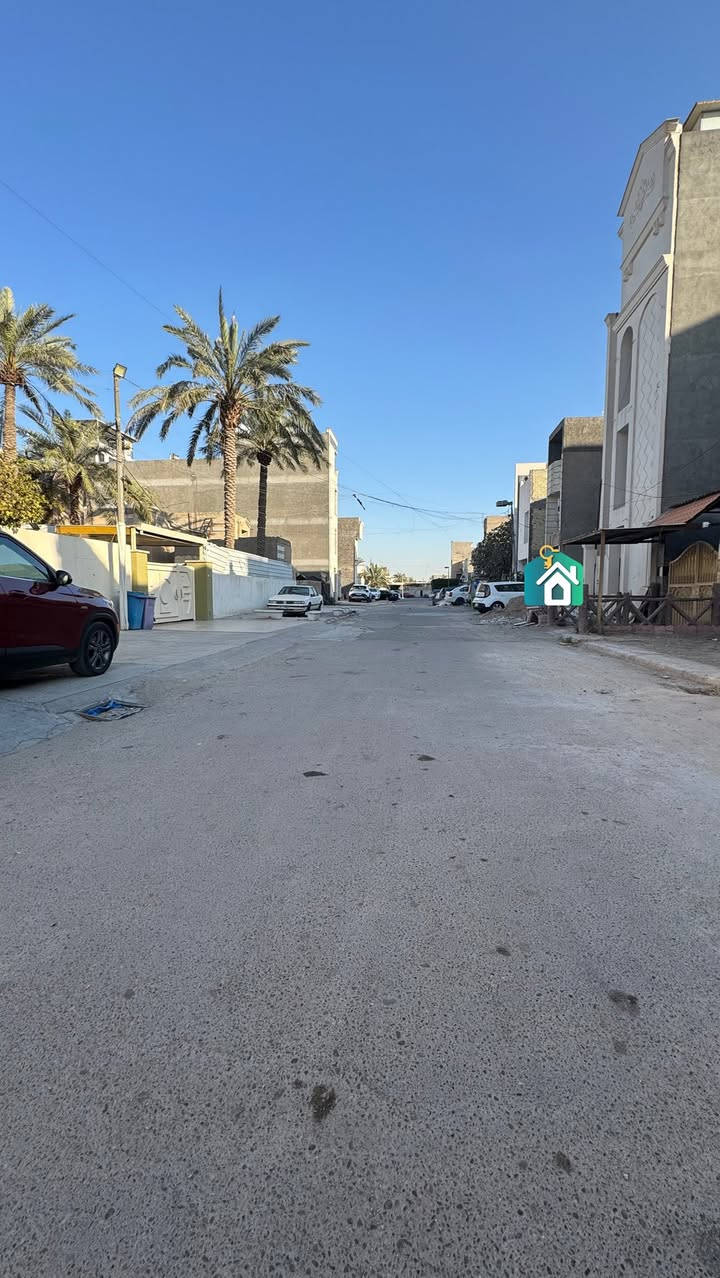 دار للبيع سنه ألبناء 2017 
مساحه 250 م واجهه 10 م نزال 25 م 

يحتوي على 5 نوم سويتات . صالة . هول . مطبخ . حار بارد . خدمات . كراج . حديقه . في شارع فلسطين محله 506 

موقع . المكتب شارع فلسطين تقاطع الصخره قرب مختبرات النخبة اللاستفسار الاتصال ***********✨***********

نستقبل كافة العروض السكنية والتجارية 🏢🏠

#بيع #شراء #لاارضي #ايجار #تعقيب #معملات #مقاولات
