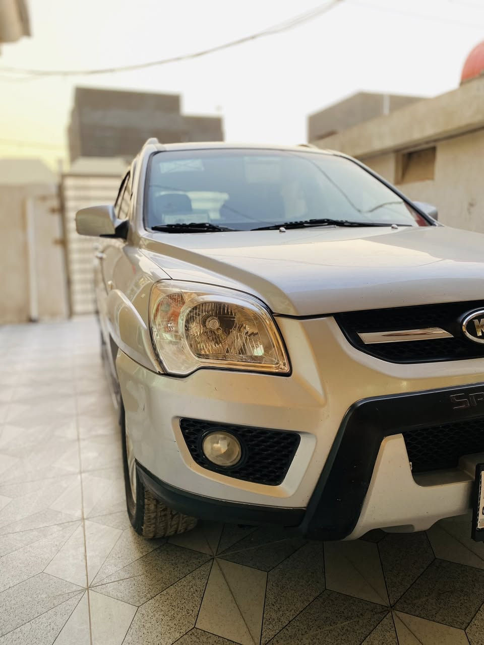 سبورتج 2008 للبيع  
سياره مكينه 2000 

كير مكينه حداديه تخم تايرات 
تخم دوشمه  كهربائيات باتري 
حساسات خلفيه 
اربع دسك
كشنات تدفئه 
زجاج السايق auto
رقم انكليزي بغداد 
السياره مال جناي بأسمي تحويل مباشر 
مكاني بابل جبله ***********
بيها بارد فقط كد اصبعين موضح بالسونار
