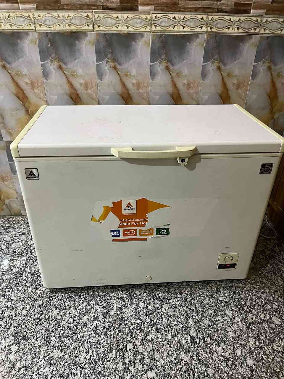 مجمده الحافظ للبيع شغاله سعر 150 /***********مكاني بالقاسم
