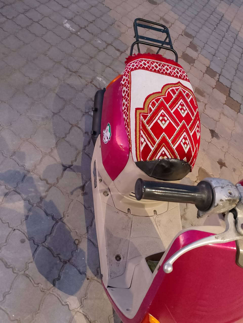 ماكس بوليسي 
نظيفة (شوف الصور).

ارقم500 السعر /***********
