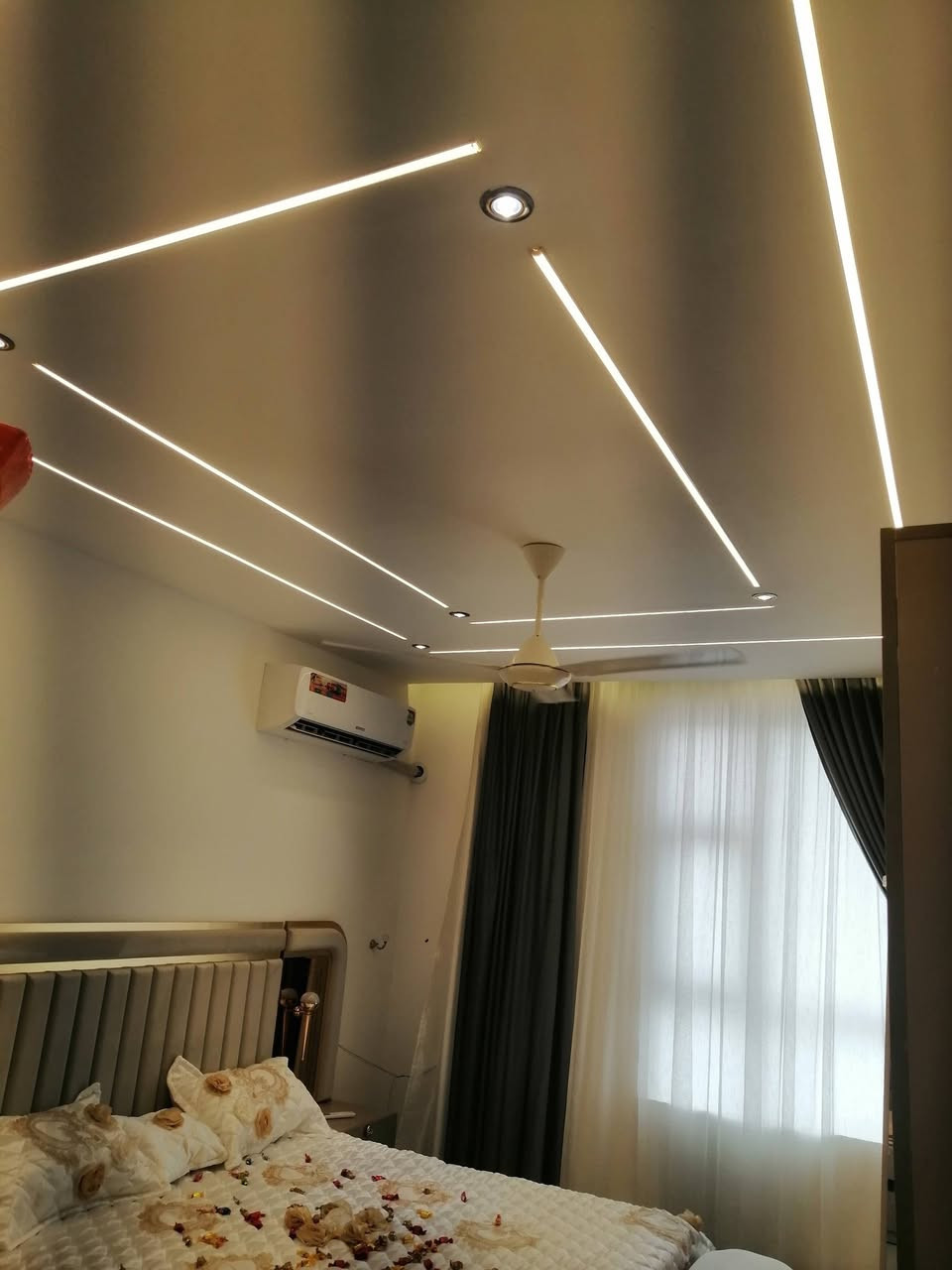 صبغ وديكورات وسقوف ثانوية واجهات فوم تقطيع بديل الخشب بديل الرخام الاتصال على الرقم ***********
*********** واتساب
