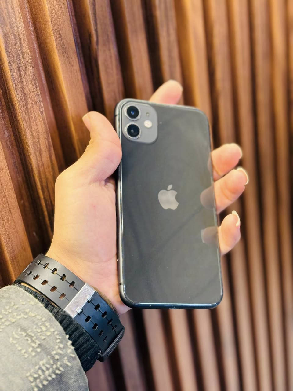 ايفون 📲 11عادي لون (اسود😍)
الذاكره :64

بطاريه 82

جهاز فقط مستبدل شاشه:اصليه 
 
بس بي هذا الفطر 

الجهاز نضيف 

السعر 140بي مجال للشراي❤️
الرقم ***********
