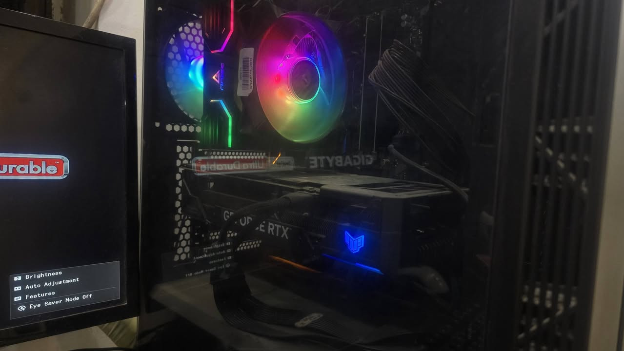 حاسبه pc مخصصه للالعاب والمونتاج  فول مواصفات 1-cor i5 3900 gen9
2-ram 24 gb
3-gpu 4070 super 
4-mother board arus
5-gass coolent sys
6- powersuply 850 game max
7-case msi rgb 
8- hard ssd 1tb مع hdd 1tb
الحاسبه استخدام قليل للبيع كيس  فقط بدون شاشة 
مع الملحقات كيبورد ميكانيكي وماوس ميكانيكي 
السعر مليون و٤٠٠ وبيها مجال بسيط 
العنوان بغداد الدورة 
***********
***********
