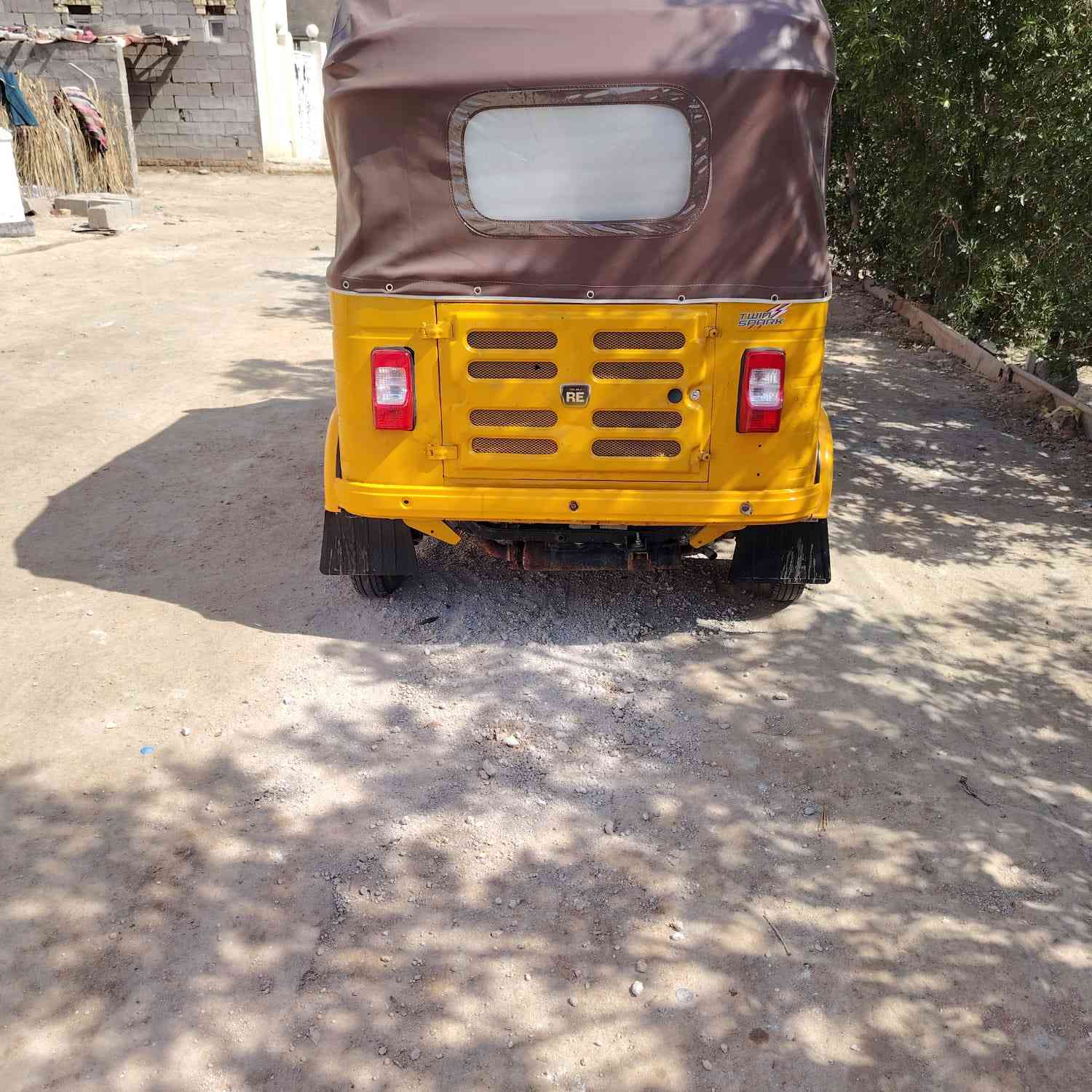 سلام عليكم تكتك للبيع اوراق موديل 2020 شهر 8 تكتك نضيفه السعر 5000 وبيها مجال مكلف ب نشر الاتصال ع ***********
