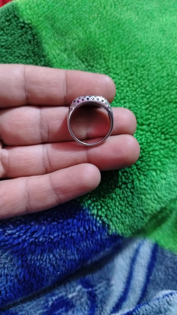 خاتم مرصع بالحجر الياقوت الازرق قمه من الجمال


**إذا كنت صاحب هذا الإعلان وتريد حذفه لأي سبب، رجاءا أرسل رسالة إلى الدعم الفني**