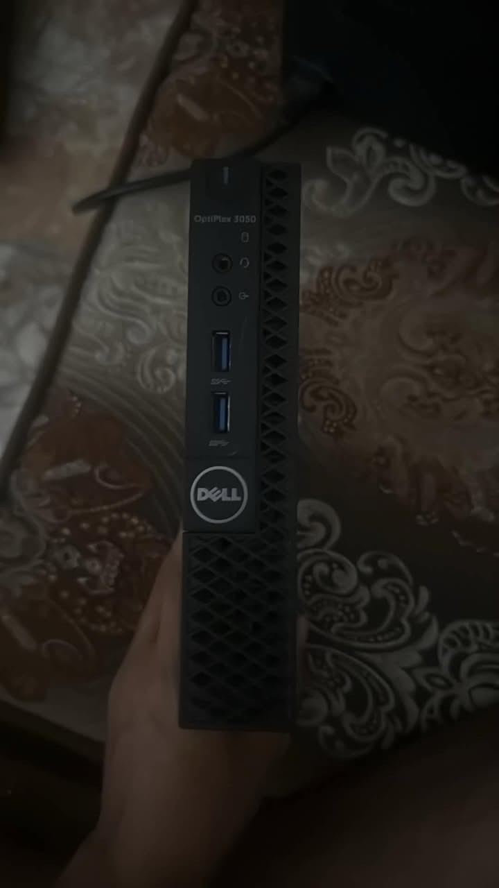 المعالج (CPU): Intel Core i7-7700T
الذاكرة العشوائية (RAM): بحجم 16 جيجابايت وبسرعة تردد 2400 تدعم كسر سرعه 3200
التخزين ssd256gb 
كرت شاشه: Intel HD Graphics 630 
مواصفات الشاشه
الدقه fulHD
75HZ
حجم 16انج
ماوس +كيبورد
تجميعه كامله


**إذا كنت صاحب هذا الإعلان وتريد حذفه لأي سبب، رجاءا أرسل رسالة إلى الدعم الفني**