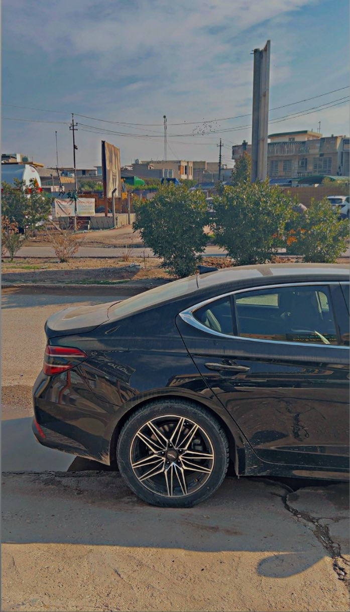 السلام عليكم 
للبيع جنسس 2023 g70
رقم بغداد الدولي هزه جديده
عداد 60 الف كيلو
محرك 4 سلندر تيربو
المواصفات:
.داخل لون اسود
 .لون اسود
.كشنات امامي كهرباء
.كشنات تدفئه
.تبريد قطعتين
.بصمة 
.كامرة خلفية
.تشغيل عن بعد
.اوتو هولد
.اوضاع القيادة 5
(سبورت-سبورت بلاس -أيكو-سمارت-مخصص)
.حساسات امامي -خلفي-جانبي
.تحكم مع شفتات
.نظام تحذير مغادرة المسار
.نظام القيادة الذاتية
.نظام المساعدة في المحافظ على المسار
وبعد اكو مواصفات….
حادث السيارة چاملغ الأيمن فقط 
كير مكينة كلها بلادي 
السيارة جاهزة من كل شي
للأستفسار 
***********
