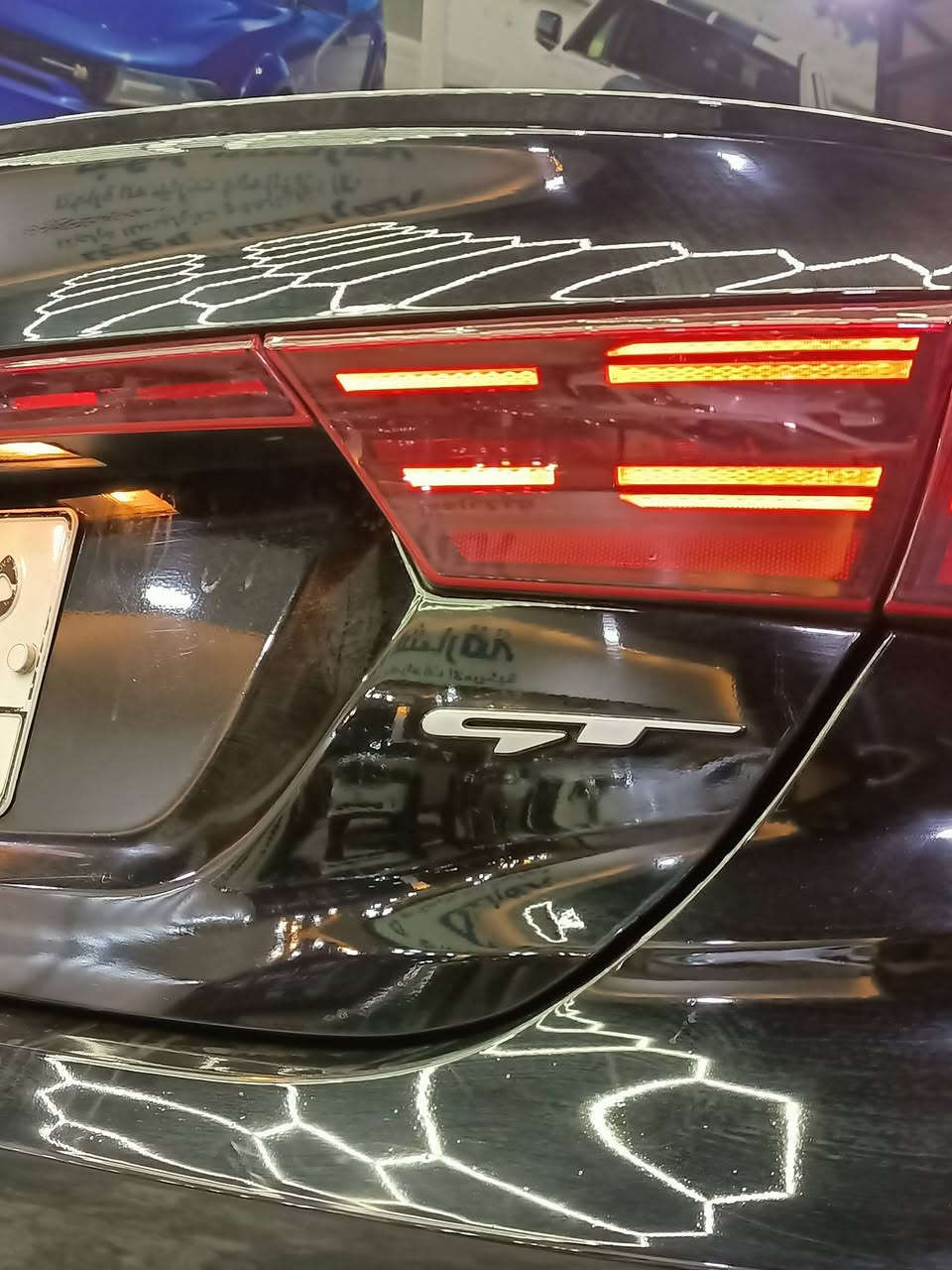 السلام عليكم اول شي نذكر رسول الله وأل بيته.
السياره كياء فورتي وارد امريكي .
الوان: اسود 
محرك السياره : 1600تيربوGt 
السياره رقمه بغداد 
عداد المسافه 39000ميل
موديل السياره 2023.
حادثه : اربع قطع صبغ فقط.
مواصفاتها تحكمت استيرن قياده ذاتيه عداد تحديد السرعه  كامره ليليه شاشه كبيره كير cvt.
 صاحب المعرض1 علي الكرعاوي.                                         صاحب المعرض2 مصطفى شعبان.                                      رقم المعرض:***********. سعر السياره 140مع المجال
