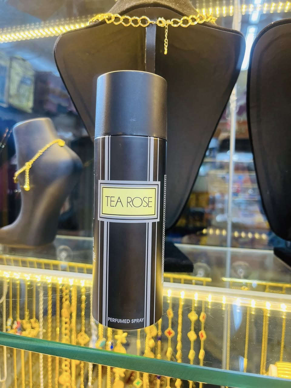 كوزمتك ئاسو❤️
اهلاً وسهلاً زبائننا الغوالي ❤️
وصل وجبه جديد 

#كوزمتك العطر الاول 
                عطر #تيروز أمريكي 
معطر تيروز 
من عبق الورد الانجليزي الأصلي الرائحة الزكية والجذابة . 
المكونات : البرغموت، روز، ليلى، مسك الروم، الياسمين، الأرز، العنبر، روزوود، خشب الصندل .
المنشأ اميركا
السعة 28ML
سعر القطعة ((  10 الف ))
💠 لا تتردد ولا تحتار ويمنا حددالاختيار  💠
للطلب تواصل مع الصفحة
 العنوان /خانقين شارع الاطباء فرع عماد مرطبات ❤️
يوجد خدمه توصيل لجميع محافظات العراق


**إذا كنت صاحب هذا الإعلان وتريد حذفه لأي سبب، رجاءا أرسل رسالة إلى الدعم الفني**