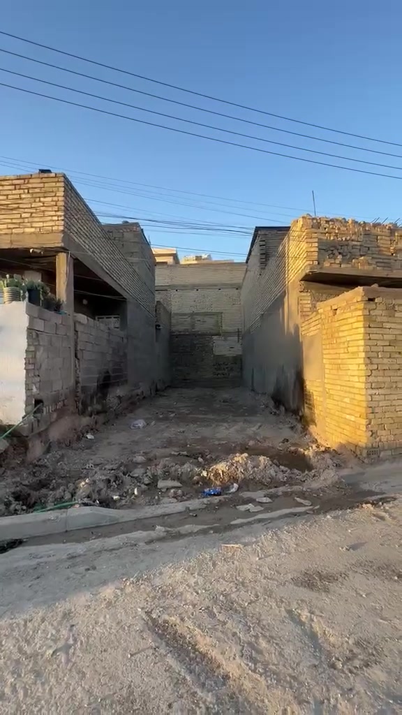 السلام عليكم
قطعه للبيع 85متر واجهة 5 نزال 17متر 
طابو صرف علئ شارع 15متر مقابيل تشجير 

موقع بغداد حي الجهاد ديوان المخابرات قرب شارع 60
للاستفسار /***********
