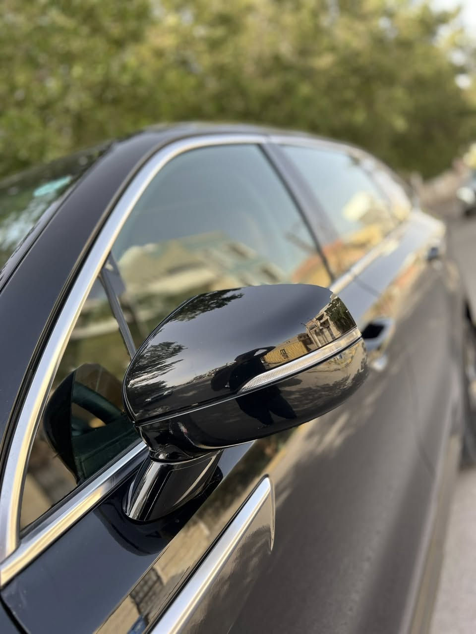 السلام عليكم 
النوع : كيا سورنتو ( وارد امريكي) 
الموديل :2023 
الرقم : اربيل (تحويل مباشر) 
السياره : بيه تبديل وصبغ الجاملغ الايسر الامامي + صبغ شويه من البنيد فقط بدون دواخل 
* كير محرك صدر تبريد شواصي لغود / كفاله عامه 
المواصفات : 
* المحرك : 2500 فورويل 
* اناره محيطيه للدشبول 
* سقف روز رايز
* 7 راكب 
* راردات اماميه وجانبيه 
* تبريد قطعتين 
* فول تحكم ستيرين 
* 5 انظمه قياده 
* شاشة + كاميره + كاربلي 
العنوان : بغداد - السيدية 
السعر : 190 ورقه وبيه مجال 
باقي التفاصيل الاتصال ؏ الرقم او واتساب
***********
