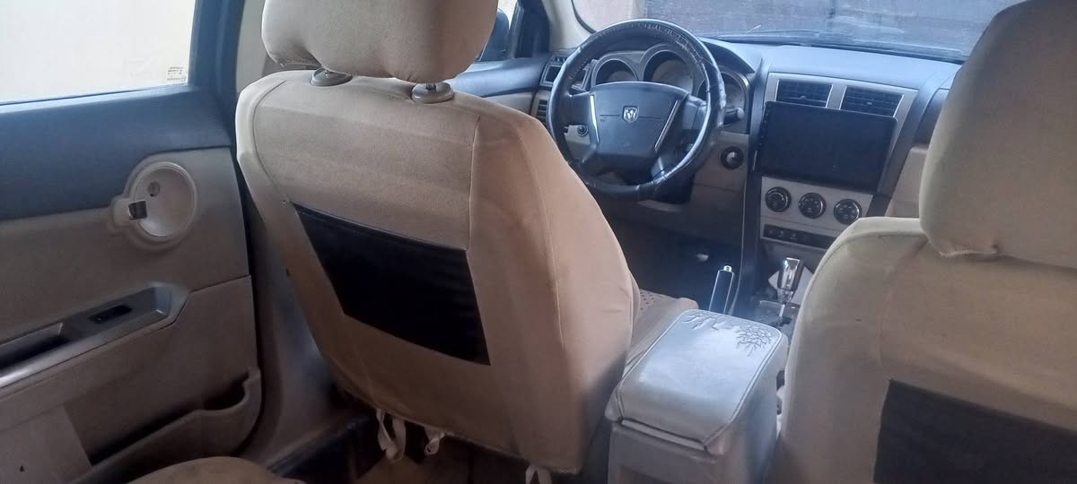 السلام عليكم 
دوج افنجر كير محرك 6 سلندر 3500
السياره نظيفه بيه صبغ حزام تخم تاير جدد 
تبريد كهربائيات شغاله بيه احد الرواجز صوت بسيط من تحمه يروح الصوت خرسه صير سياره ناعمه باسمي رقم انكليزي بابل العنوان بابل المسيب ***********
السعر 62 او مراوس بأنباله نظيفه صفره
